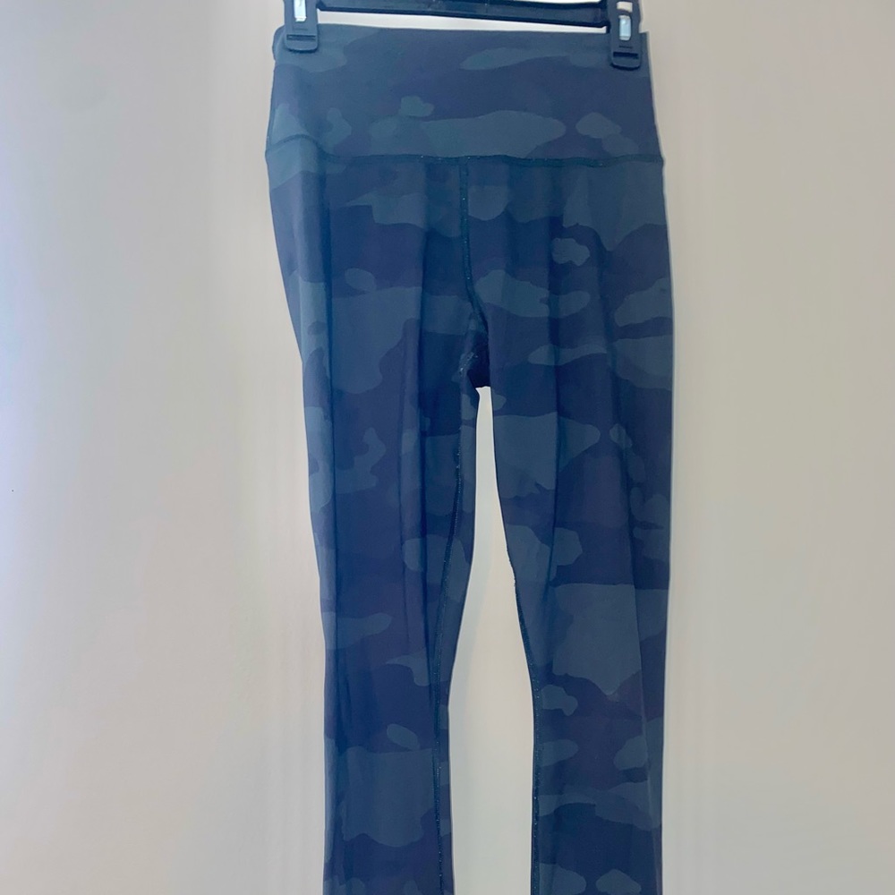 Alo Yoga High Waist Camo Vapor Leggings